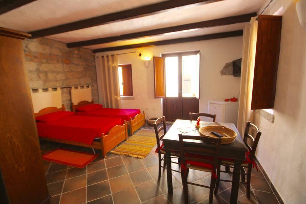 Amsicora 8 Hotel Olbia Buitenkant foto